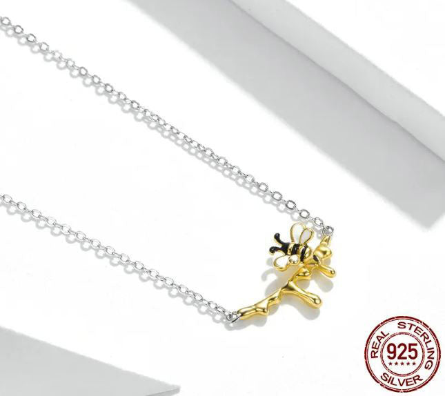 Lovely Honey Necklace Pendant Gold Bee