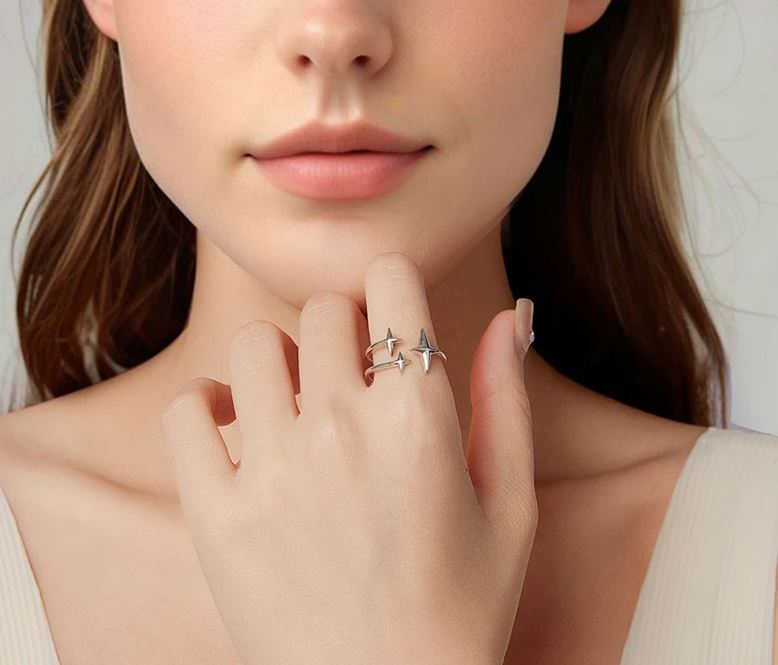 open star ring on finger view
